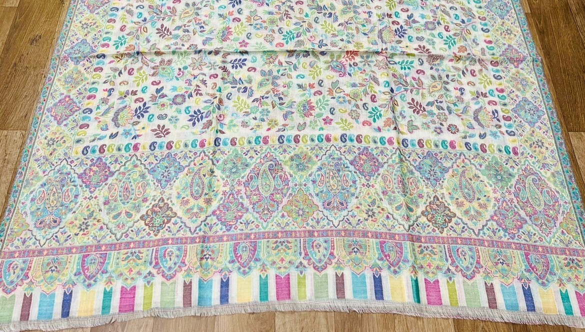 Szale z paszminy Kani